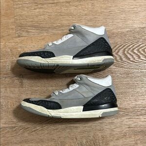 Men's Gray and Black Sneakers